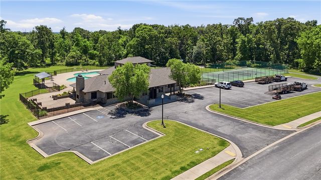 3111 Oak Tree Drive, Centerton, AR 72719