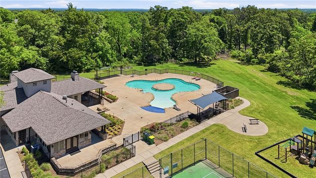 3111 Oak Tree Drive, Centerton, AR 72719