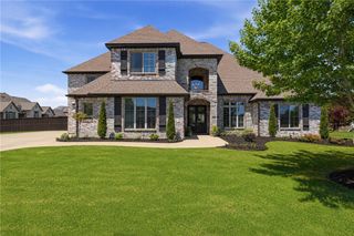 3111 Oak Tree Drive, Centerton, AR 72719