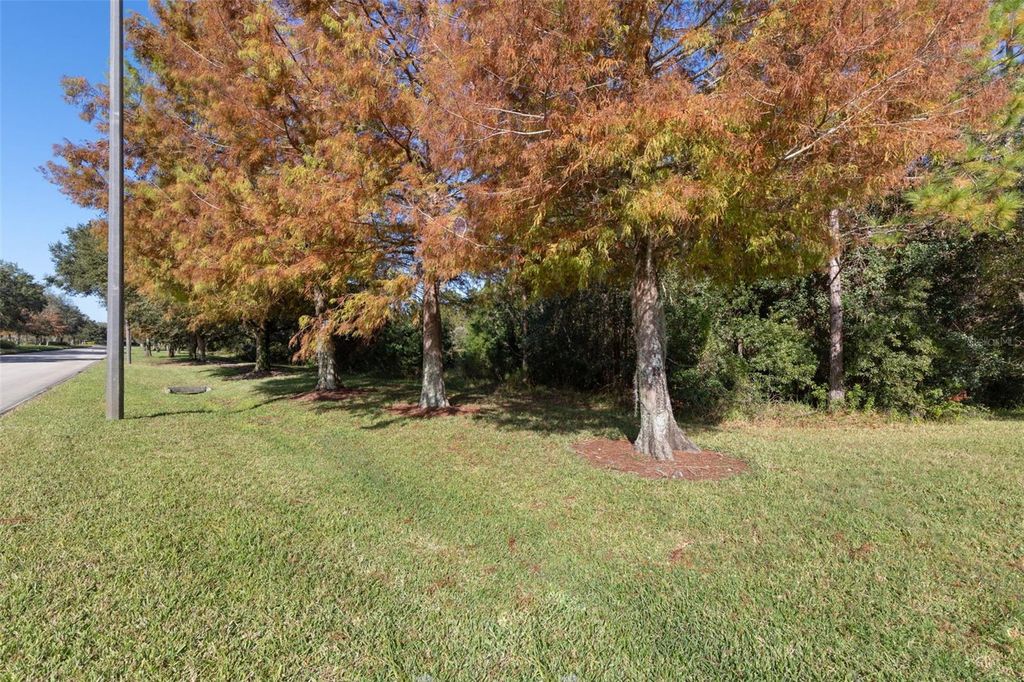 Image 3 of property listing at 21 TOWN COURT, Palm Coast, FL 32164