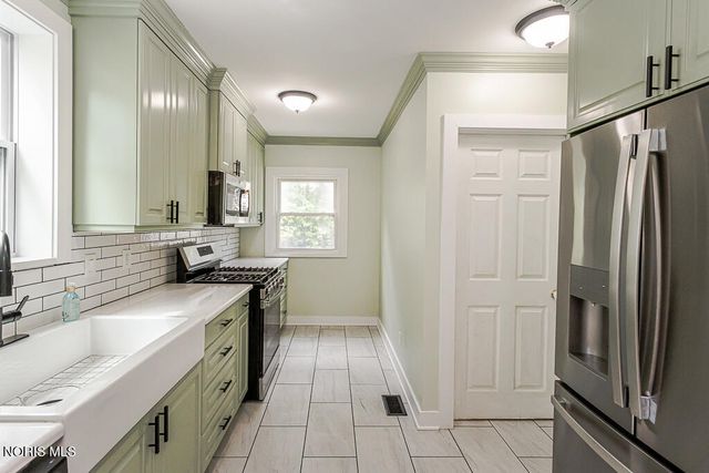 1944 Balkan Place, Toledo, OH 43613