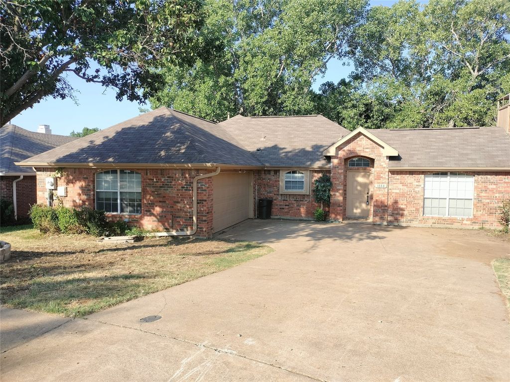 1888 Helen Lane, Lewisville, TX 75067
