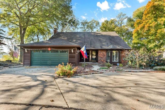 3403 Riverview Court, Godfrey, IL 62035