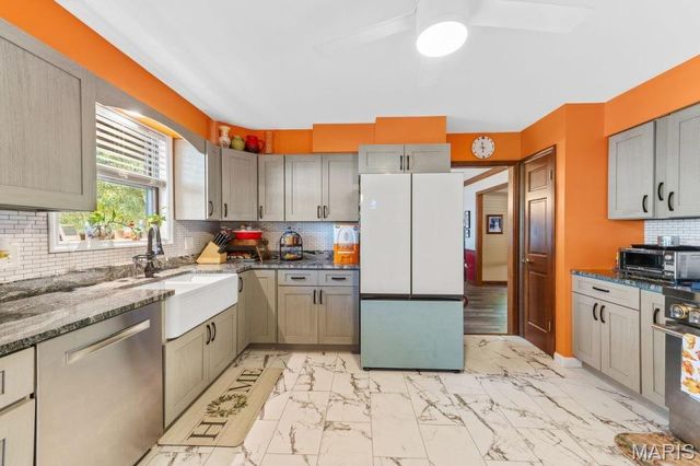 3403 Riverview Court, Godfrey, IL 62035