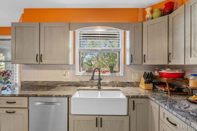 3403 Riverview Court, Godfrey, IL 62035