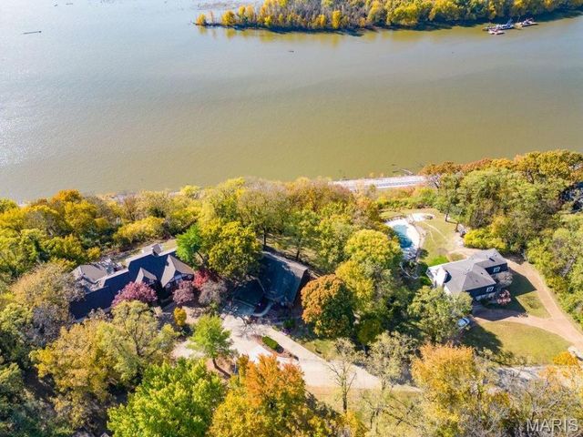 3403 Riverview Court, Godfrey, IL 62035