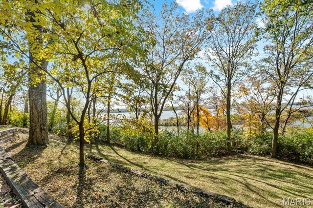 3403 Riverview Court, Godfrey, IL 62035