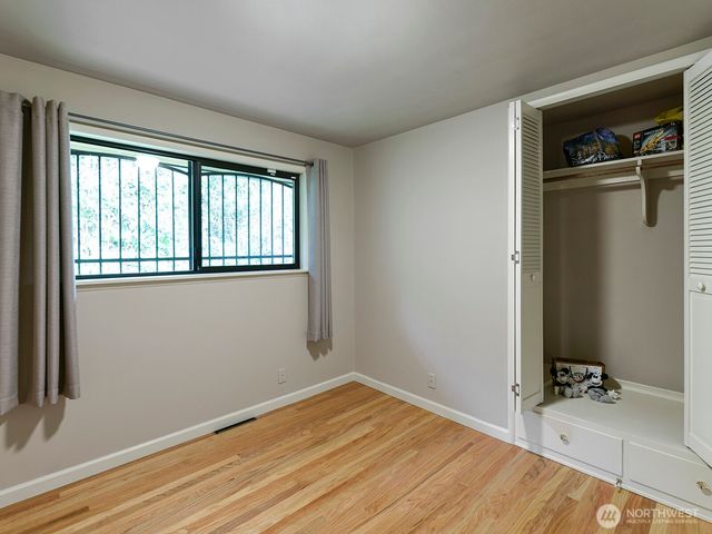 17020 16th Avenue SW, Normandy Park, WA 98166