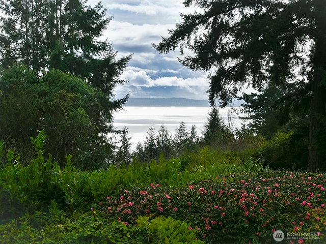 17020 16th Avenue SW, Normandy Park, WA 98166
