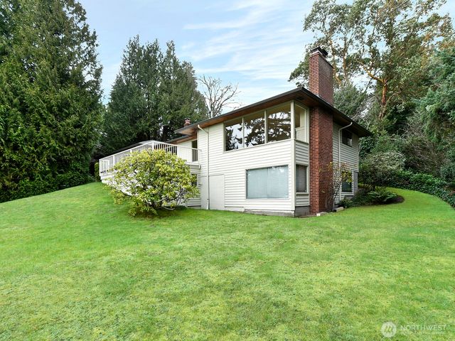 17020 16th Avenue SW, Normandy Park, WA 98166