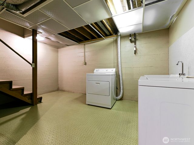 17020 16th Avenue SW, Normandy Park, WA 98166