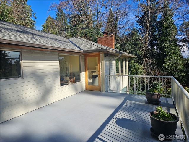 17020 16th Avenue SW, Normandy Park, WA 98166