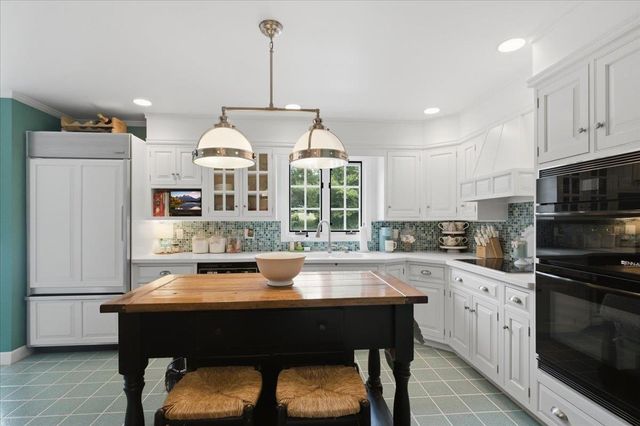 3287 Route 7, Pownal, VT 05261