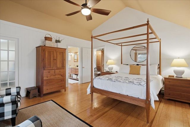 3287 Route 7, Pownal, VT 05261