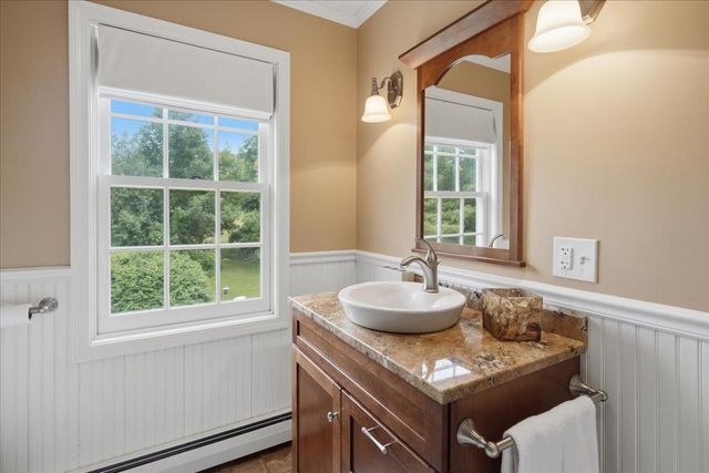 3287 Route 7, Pownal, VT 05261