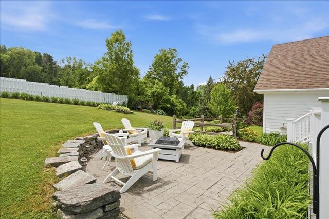 3287 Route 7, Pownal, VT 05261