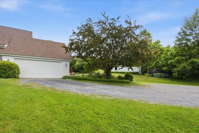 3287 Route 7, Pownal, VT 05261