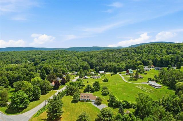 3287 Route 7, Pownal, VT 05261
