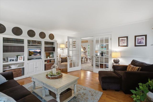 3287 Route 7, Pownal, VT 05261