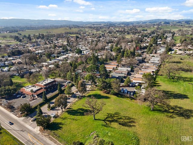 55 Via San Carlos, Paso Robles, CA 93446