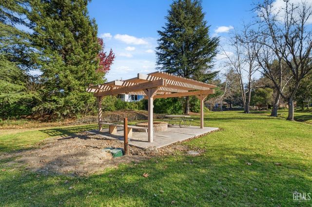 55 Via San Carlos, Paso Robles, CA 93446