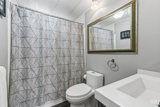 55 Via San Carlos, Paso Robles, CA 93446