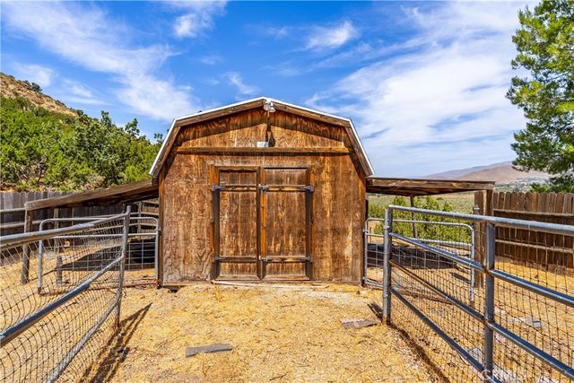 31751 Lake Meadow Road, Acton, CA 93510
