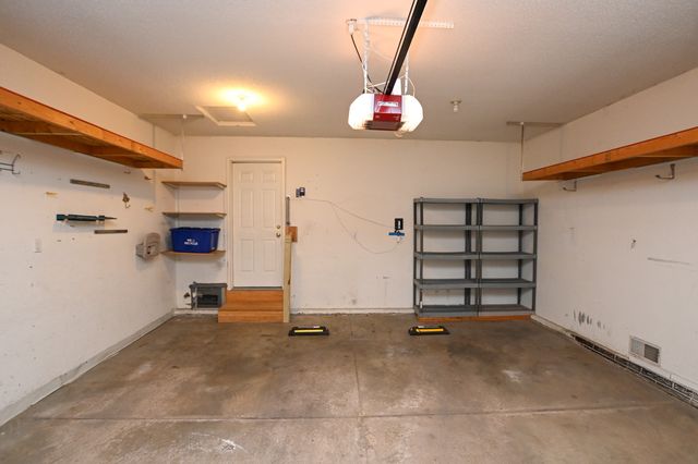 3860 Deer Valley Drive B, Marion, IA 52302