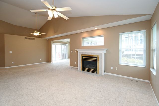 3860 Deer Valley Drive B, Marion, IA 52302