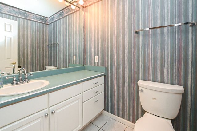 3860 Deer Valley Drive B, Marion, IA 52302