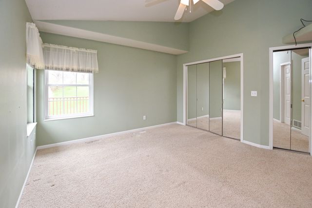 3860 Deer Valley Drive B, Marion, IA 52302
