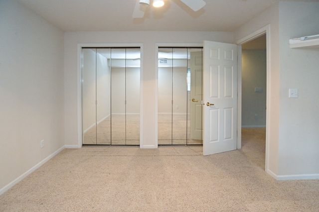 3860 Deer Valley Drive B, Marion, IA 52302