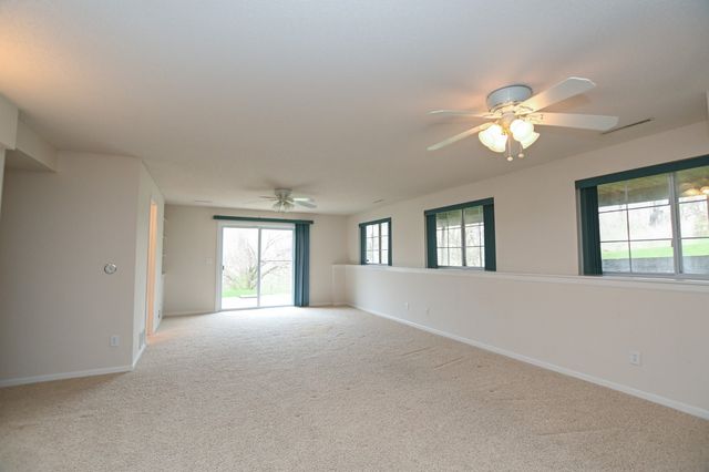 3860 Deer Valley Drive B, Marion, IA 52302