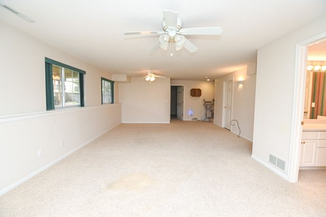 3860 Deer Valley Drive B, Marion, IA 52302