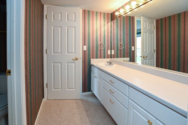 3860 Deer Valley Drive B, Marion, IA 52302