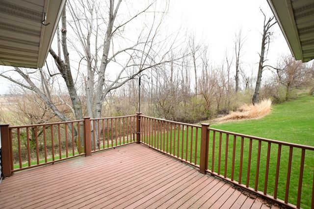 3860 Deer Valley Drive B, Marion, IA 52302