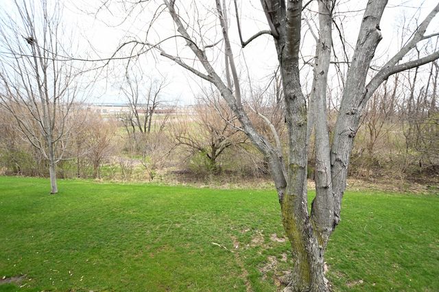 3860 Deer Valley Drive B, Marion, IA 52302