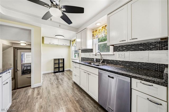 423 E 305th Street, Willowick, OH 44095