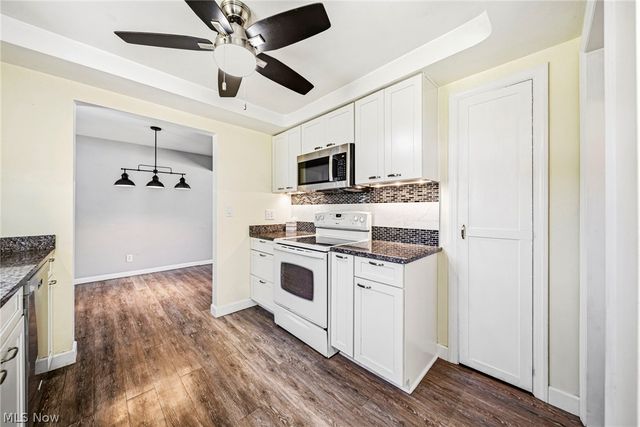 423 E 305th Street, Willowick, OH 44095