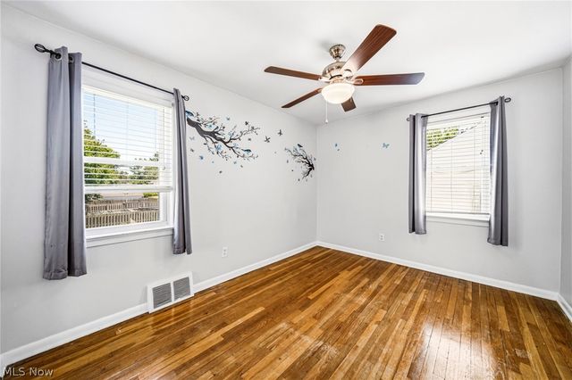 423 E 305th Street, Willowick, OH 44095