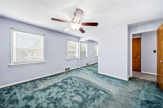 423 E 305th Street, Willowick, OH 44095