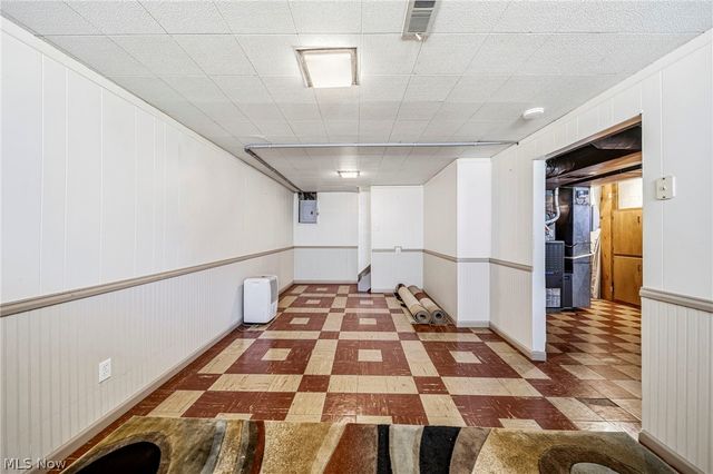 423 E 305th Street, Willowick, OH 44095