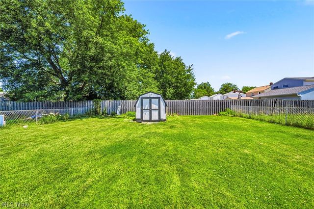 423 E 305th Street, Willowick, OH 44095