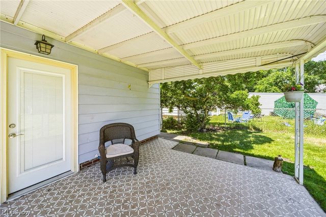 423 E 305th Street, Willowick, OH 44095