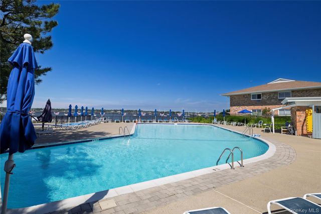 1 Toms Point Lane Building 5 Building 5, Unit 9J, Port Washington, NY 11050