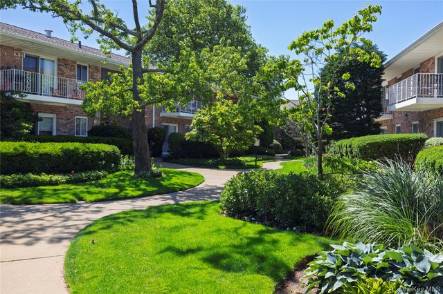1 Toms Point Lane Building 5 Building 5, Unit 9J, Port Washington, NY 11050