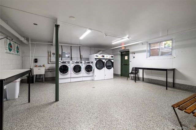 1 Toms Point Lane Building 5 Building 5, Unit 9J, Port Washington, NY 11050