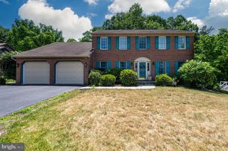 402 RUSSELL AVE, Douglassville, PA 19518
