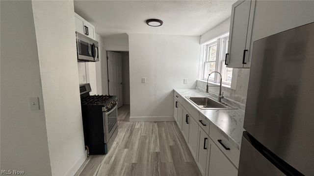 1021 La Croix Avenue, Akron, OH 44307