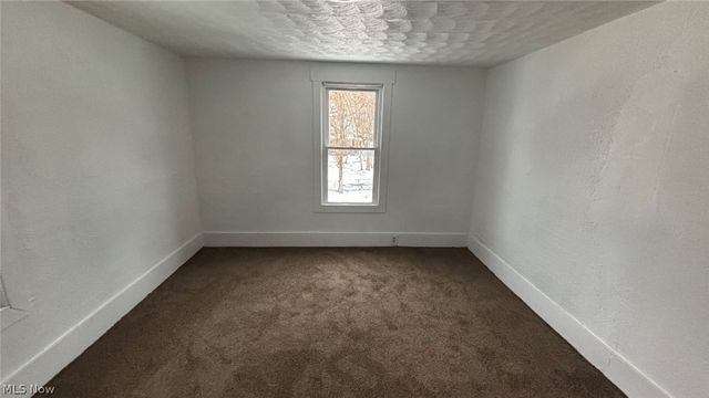 1021 La Croix Avenue, Akron, OH 44307